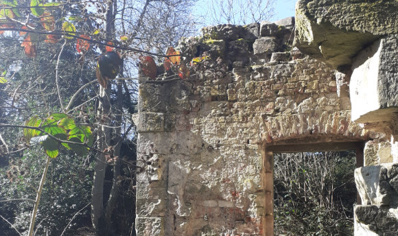 Ruins on the Newhailes route