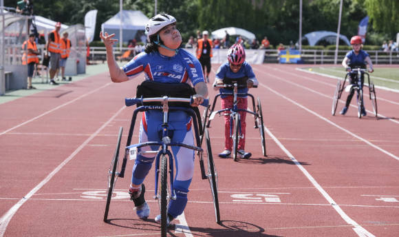 An assisted running race in progress